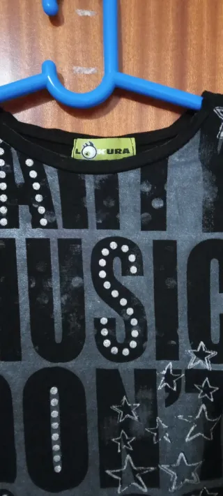 Camiseta negra 4 años