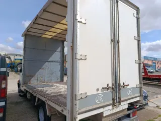 Renault máscot 2000