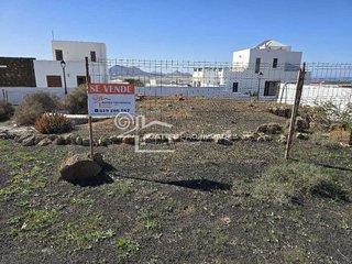 Terreno en venta en Villa de Teguise en Teguise