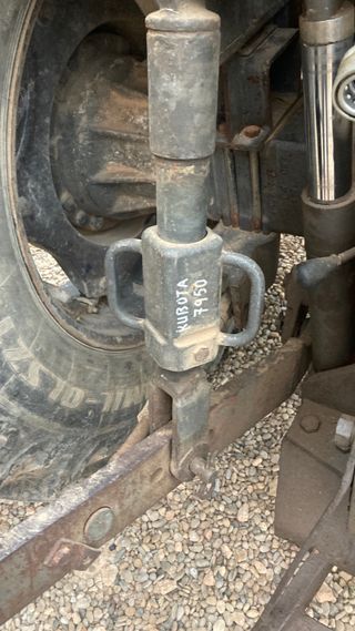 Tractor ebro - kubota  con pala frontal.