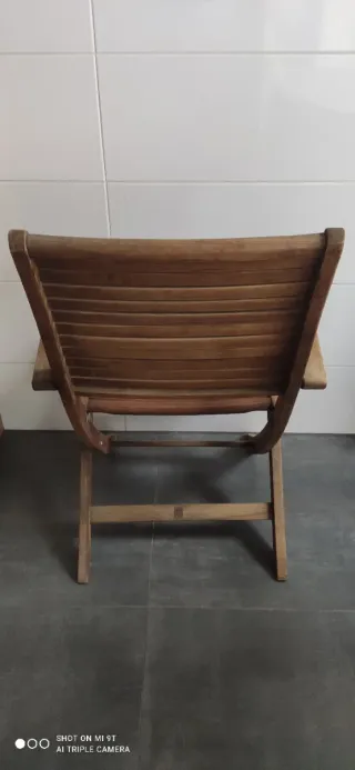 Mesa plegable de madera blanca y marrón