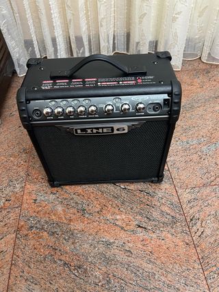 Amplificador Guitarra Line 6 Spider IV 15