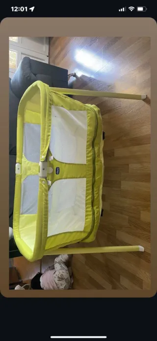 Cuna de bebé verde Chico