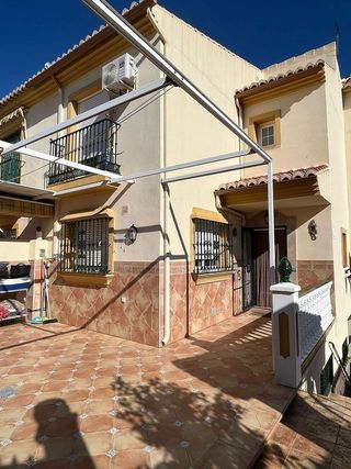 Casa adosada en venta en Viña Málaga en Vélez-Málaga