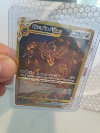 Giratina V ASTRO Carta Pokémon