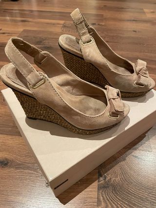 Sandalias Uterqüe Beige Cuña