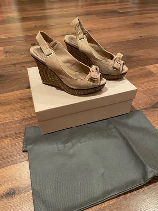 Sandalias Uterqüe Beige Cuña