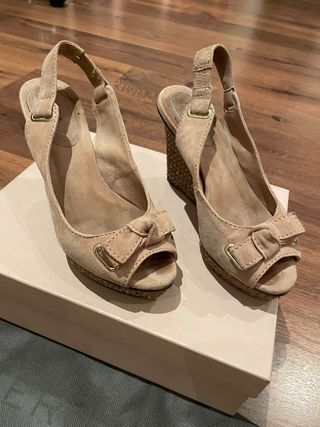 Sandalias Uterqüe Beige Cuña