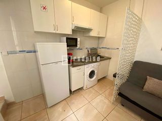 Edificio en venta en Barrio de Ciudad Jardín en Málaga