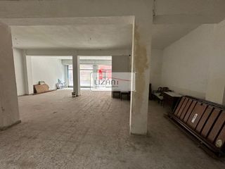 Local comercial en alquiler en Tenderina Alta - Fozaneldi en Oviedo
