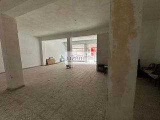 Local comercial en alquiler en Tenderina Alta - Fozaneldi en Oviedo