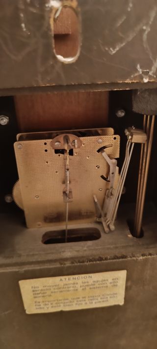 Reloj de pared antiguo madera y latón