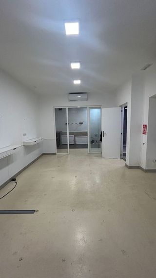 Local comercial en alquiler en Lomas de Marbella Club - Puente Romano en Marbella