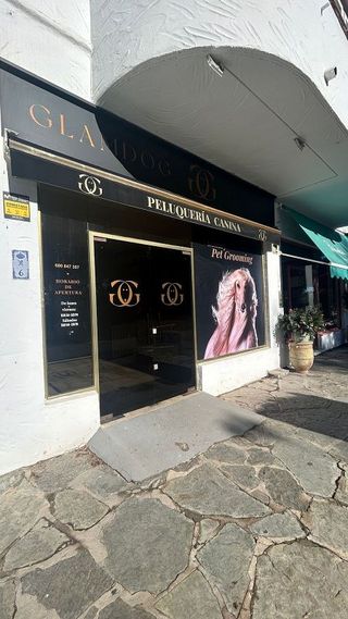 Local comercial en alquiler en Lomas de Marbella Club - Puente Romano en Marbella