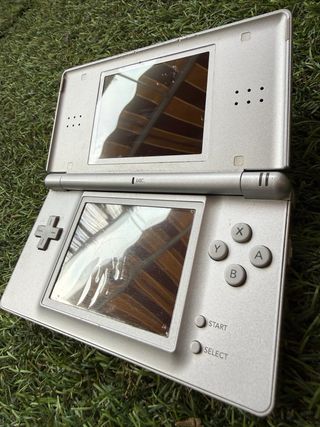 Nintendo DS Lite