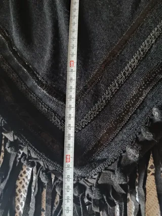 Mantón negro de punto con flecos de antelina