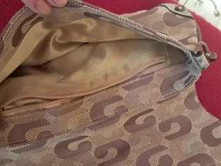 Bolso Guess mini beige y dorado