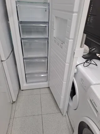 Congelador vertical balay 185.m + garantía + envio