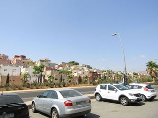 Local comercial en alquiler en Piedras Redondas – Torrecárdenas en Almería