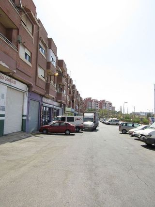Local comercial en alquiler en Piedras Redondas – Torrecárdenas en Almería