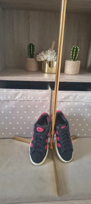 Adidas Campus Zapatillas Negras y Rojas talla 40