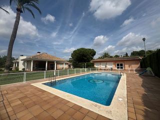 Chalet en venta en Urbanizaciones en Llíria