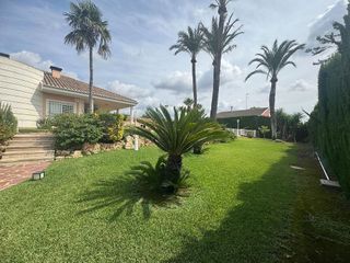 Chalet en venta en Urbanizaciones en Llíria