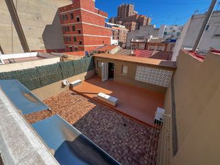 Edificio en venta en Carolinas Altas en Alicante