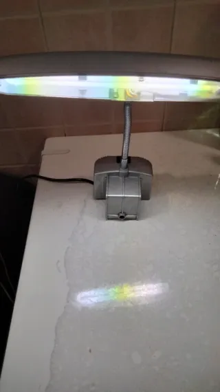 Flexo de mesa plateado y negro