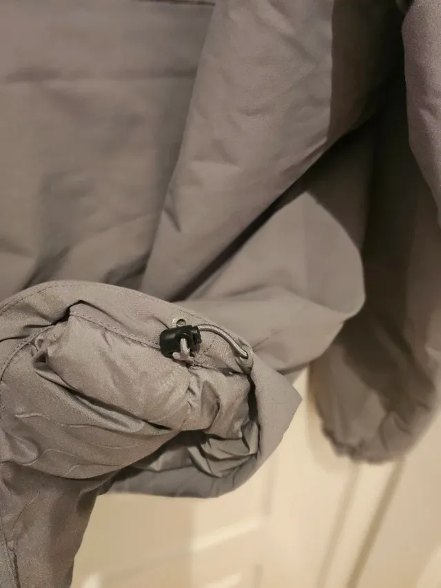 Chaqueta canguro Pull&Bear gris