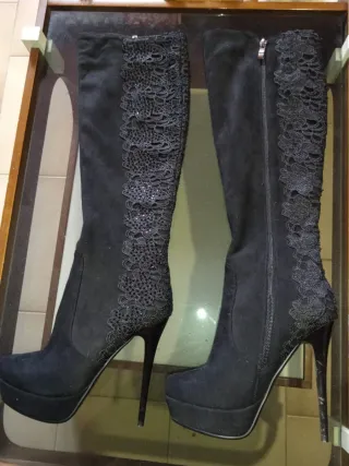 Stivali donna neri con pizzo