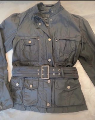 Chaqueta impermeable azul marino