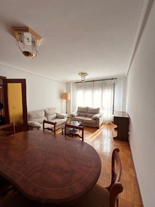 Piso en alquiler en Milán - Pumarín - Teatinos en Oviedo