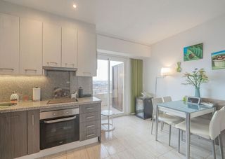 Piso en venta en Ensanche - Diputación en Alicante