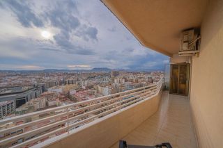 Piso en venta en Ensanche - Diputación en Alicante