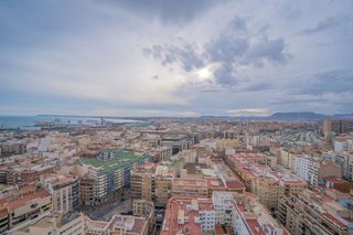 Piso en venta en Ensanche - Diputación en Alicante