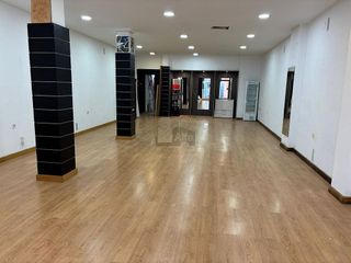 Local comercial en alquiler en Centro en Cáceres