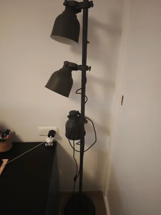 Lámpara de pie moderna 3 focos