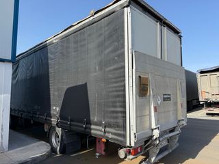 DAF 15000 kg tauliner con trampilla