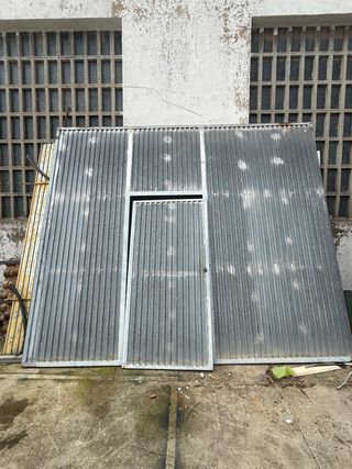 Puerta de chapa con portón 356 ancho x 302 altura