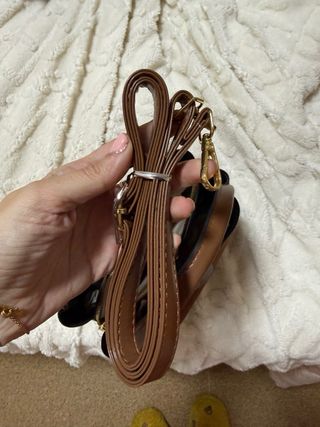 Bolso marrón pequeño