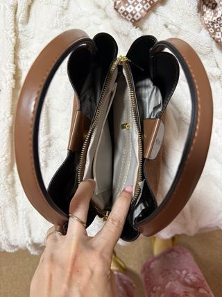 Bolso marrón pequeño