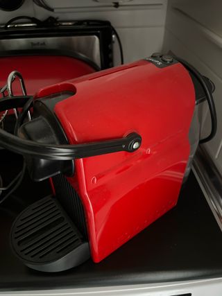 Cafetera Cápsulas Nespresso Krups Roja