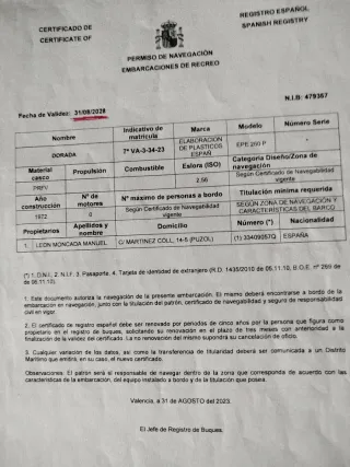 Barca con remolque y motor