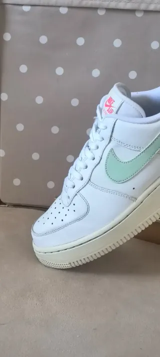 Zapatilla Nike Air Force 1 Verde/Blanco talla 40,5