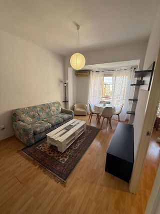 Piso en alquiler en Carolinas Bajas en Alicante