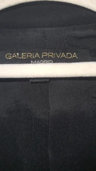 Americana Galeria Privada Negra