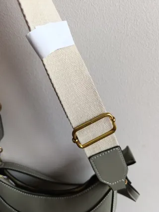 Bolso juvenil gris y beige