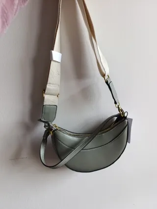 Bolso juvenil gris y beige
