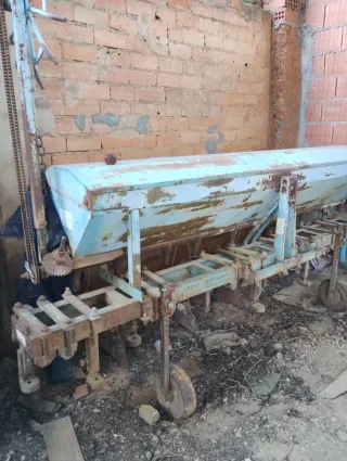 Molino eléctrico Elm.250 en 300 y cajón de 500